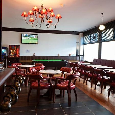 Caledonia Hotel Rosyth Bagian luar foto