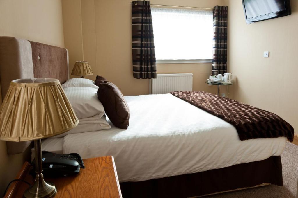 Caledonia Hotel Rosyth Ruang foto
