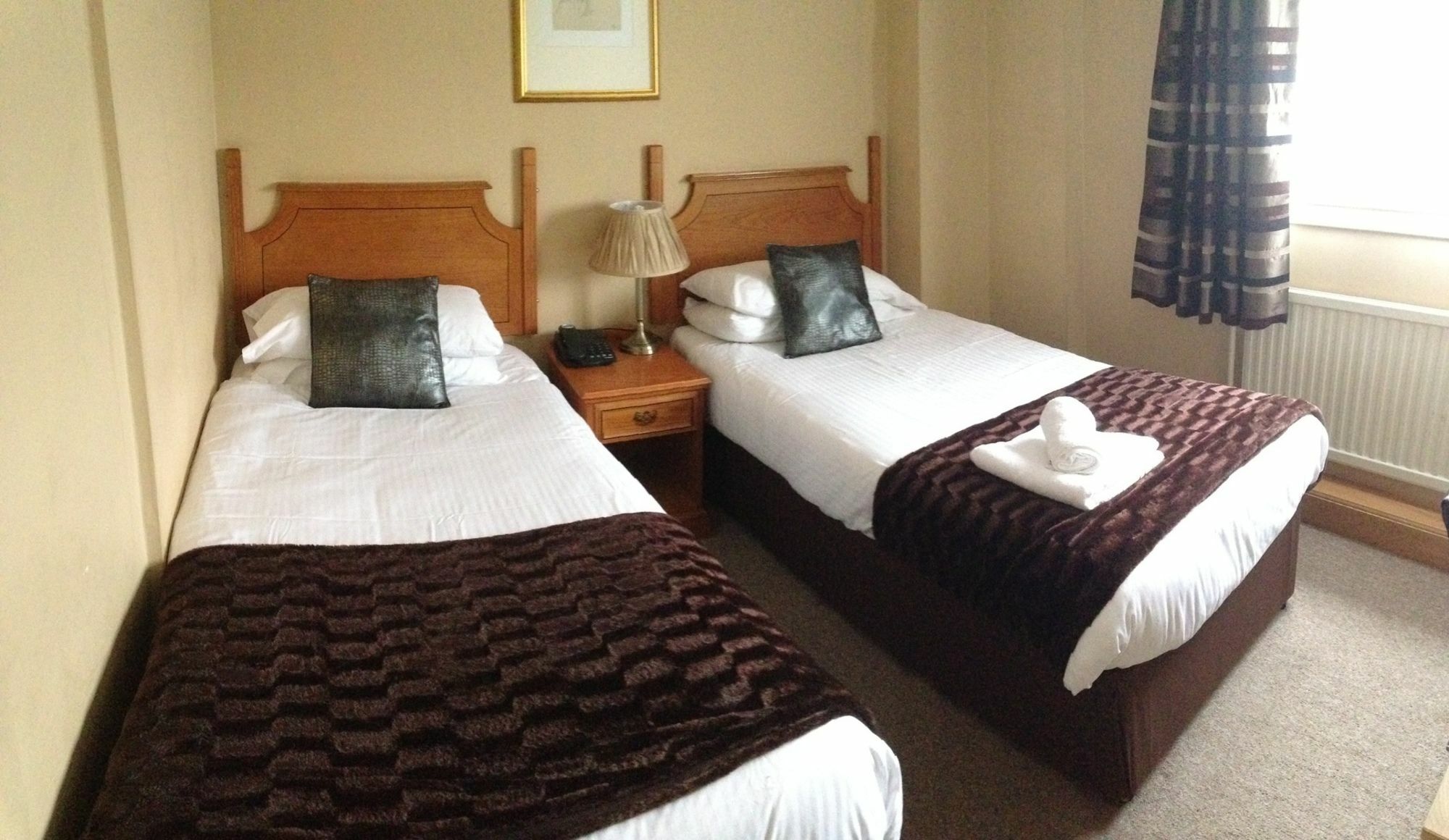 Caledonia Hotel Rosyth Bagian luar foto